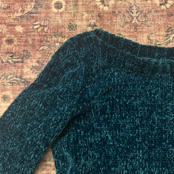 Sweater - Picture 4 of 4